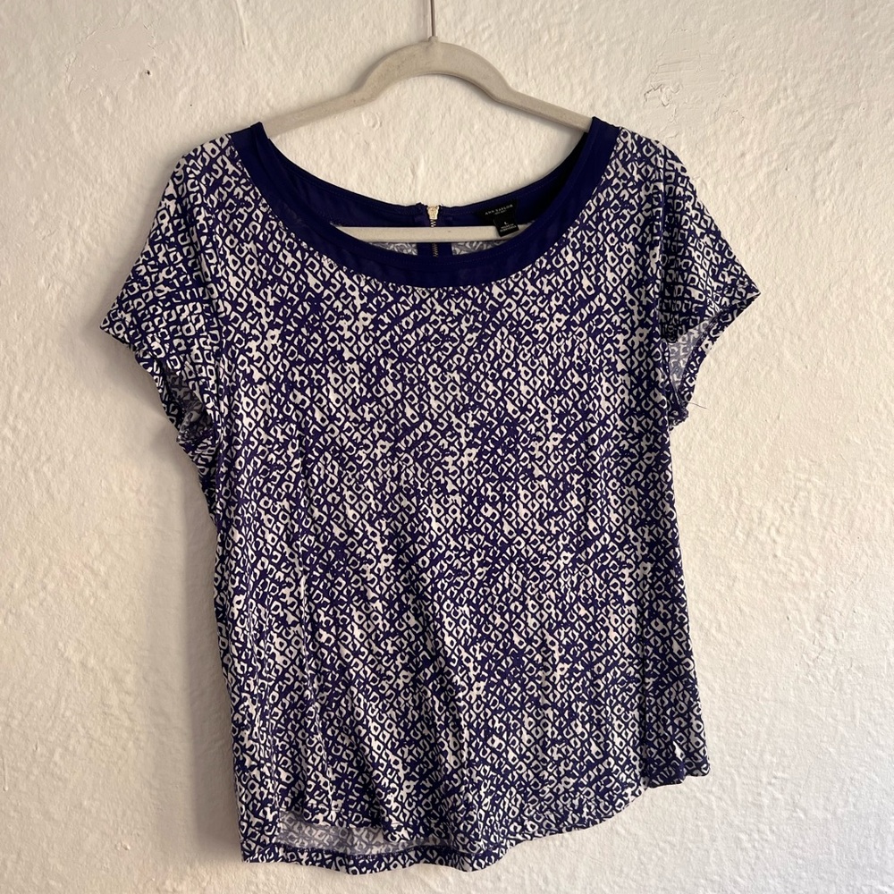 Ann Taylor Navy and White Geometric Short Sleeve Top